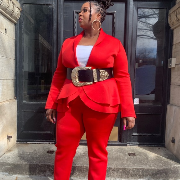 Plus Size Peplum Blazer Set - Picture 4 of 5